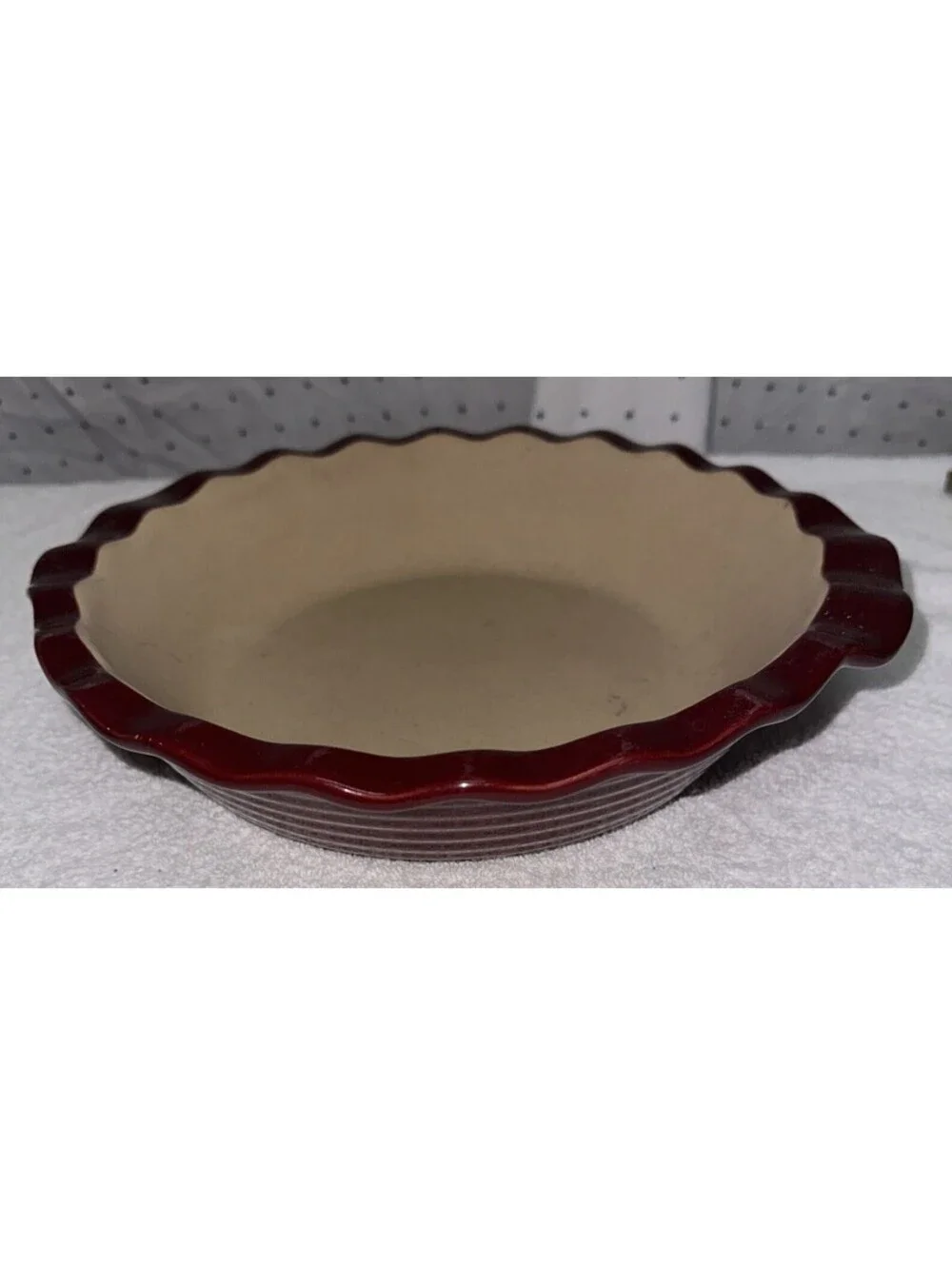The Pampered Chef Family Heritage Deep Dish Pie Plate CRANBERRY Scalloped Edge